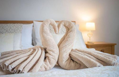 Stunning cottage with hot tub - Photo 38