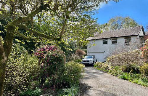 The Shades - Bliss In The Heart of Windermere - Photo 1