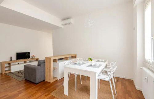 Like at Home - Close to Metro, Stadio San Siro, Duomo with private parking place - Foto 1