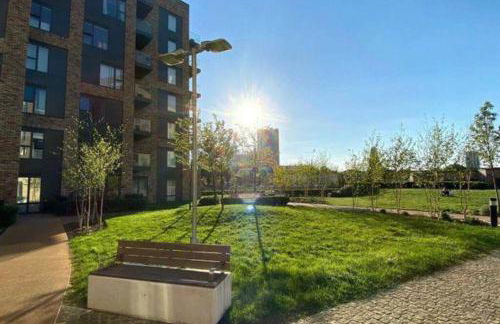 Luxury 2 bed ensuite 2 bathroom apartment East Croydon - Foto 3