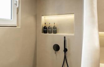 Rustic Boutique Apartment with Live Olive Tree & Private Parking - Photo 13