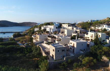 Syra Suites - Photo 3