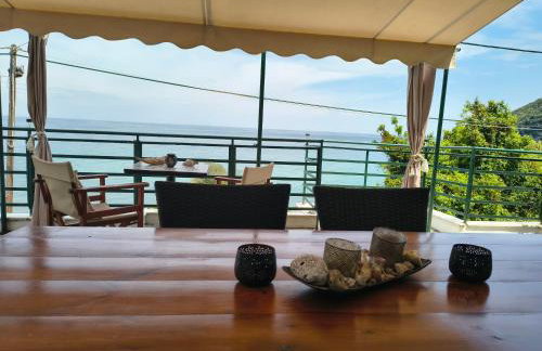 Kamari Guesthouse - Photo 51