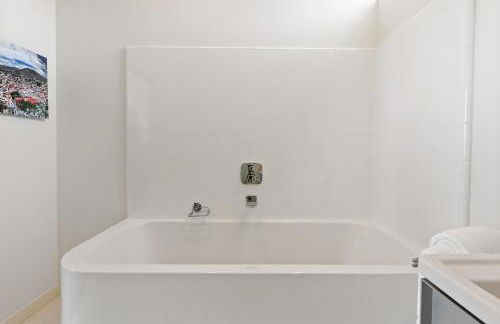 Marbella Lane - Cozy and Eccentric Design Home - Photo 33