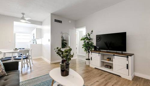 Roomy 2 BR near Miami Airport Virg 7 - Foto 1