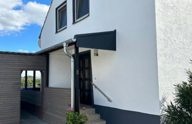 Klamar Ferienwohnung Monteur Wohnzimmer Esszimmer 1 Schlafzimmer Küche Diele Bad in Erftstadt Niederberg - Foto 11