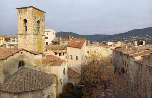 Appartement deux chambres centre historique avec ascenseur et garage - Foto 3