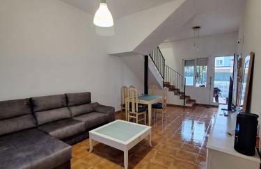 Townhouse with pool next to the City of Arts - Foto 16