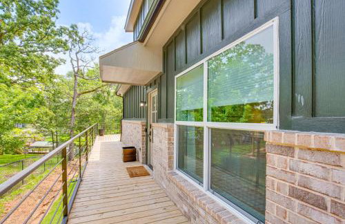 Dock and Fire Pit Cedar Creek Lakefront Retreat! - Foto 32