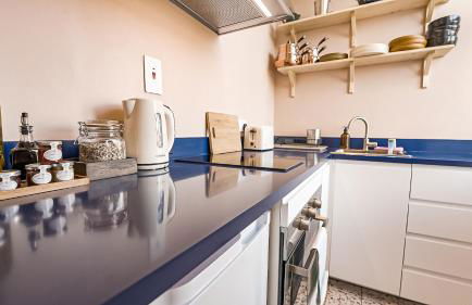 Burlington Mansions - Stunning Coastal Apartment - Photo 21