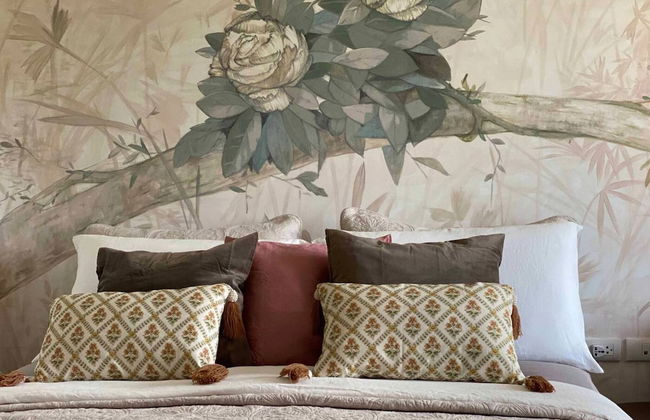 Romantic Bedroom With Mountain View Near Central - Photo 3