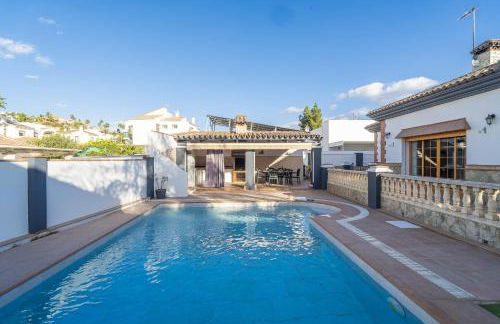 Cubo's Casa El Rodeo & Private Pool - Photo 3