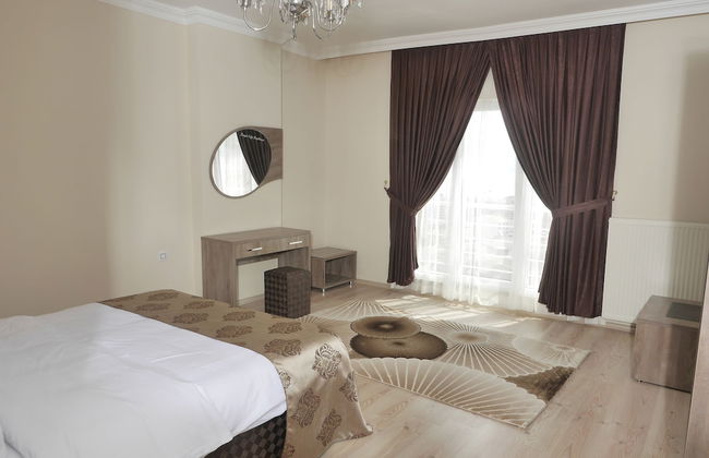 Royal Life Residence - Photo 13