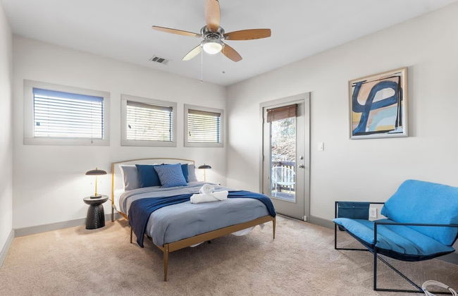 Chic & Homey 3BR Close to Downtown - Photo 7