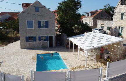 Secluded stone villa with private pool & garden - Foto 7