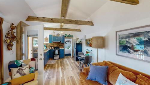 Hot Tub and Fire Pit Lakeside Getaway, Dogs Welcome - Foto 5