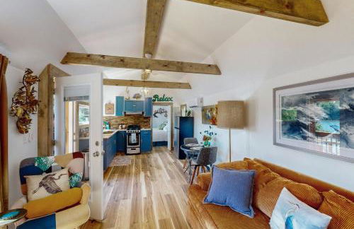 Hot Tub and Fire Pit Lakeside Getaway, Dogs Welcome - Foto 5