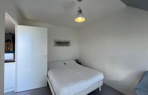 RÉF 335 - PORT-LOUIS appartement vue mer type 3 avec balcon - Foto 17