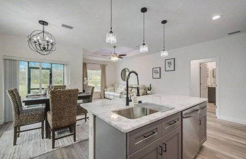 Family Villa King Bed, 3 bedrooms 2baths, 7 guests, Close to Beaches, Golfing, Fishing - Foto 9