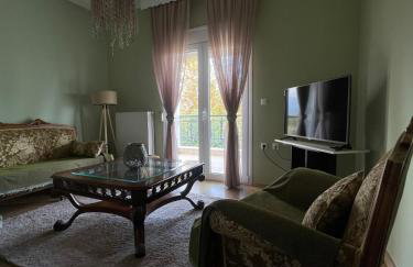 Η Αυλή - Photo 46