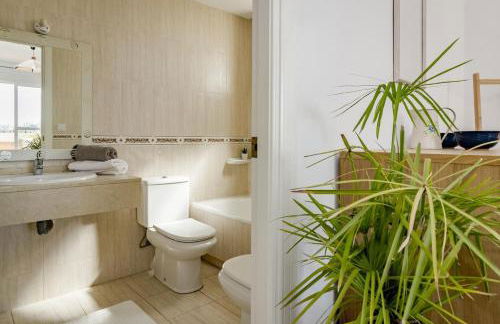 LCR4 - Large 3-Bedroom Apartment Near Beach - Foto 16