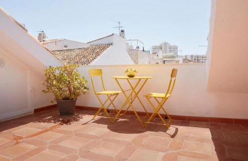 City Center Penthouse with Solarium 2 minutes from the Beach - Photo 8