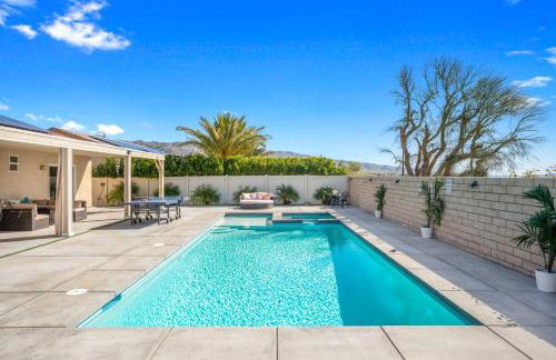 Views, Gameroom, Saltwater Pool & Hot tub, Firepit by MariamsBnb - Foto 58