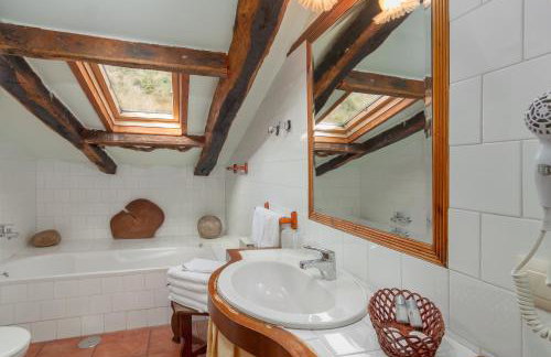 Casona De La Salceda - Photo 80