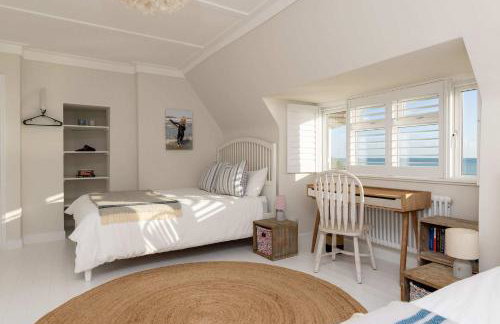 Luxury Beachfront Retreat for 14 with Hot Tub - Photo 41