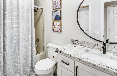 Waterfront Lake Coronado Home with Deck and Views - Foto 18