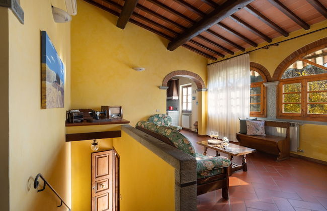 Renovated Farmhouse Near Florence - Photo 18