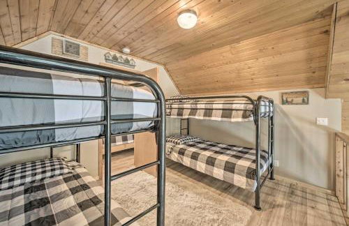 Cozy Birchwood Retreat on UTV Trail with Hot Tub! - Foto 19