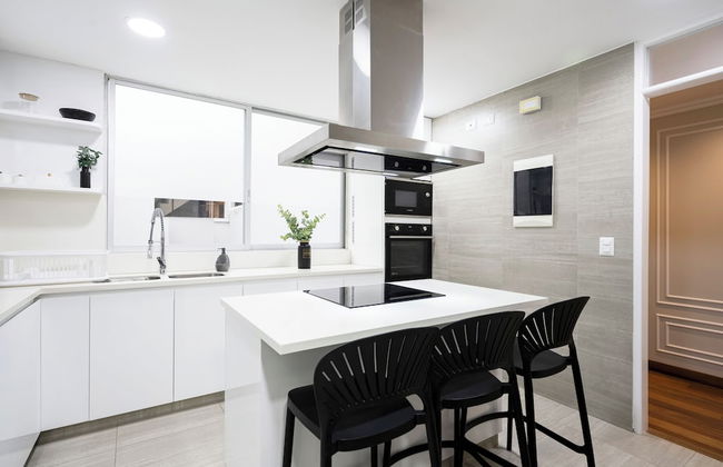 Penthouse Jacuzzi Luxury Duplex 4BR - Photo 13