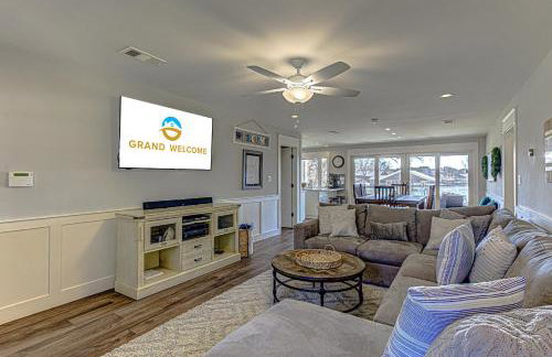 Lakefront Family Home for 12 w Picturesque Views & Patio - Foto 3