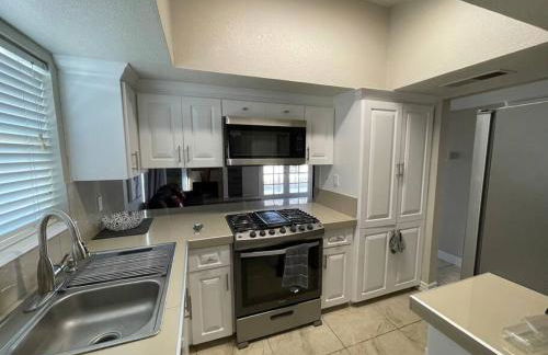 The Hummingbird Sunset Home, West Side - Foto 22