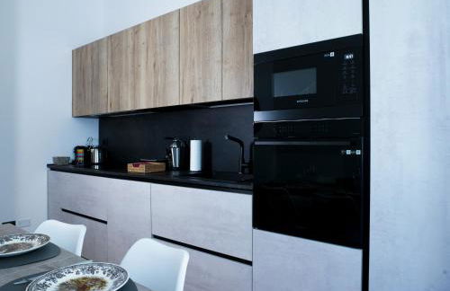 Wonderful downtown apartment-HD NETFLIX, KING-SIZE BED, two minutes' walk from metro - Foto 12
