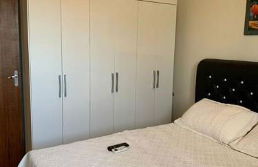 Kitnet 102, confortável, central, com ar, tv smart - Foto 3