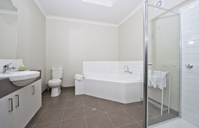 Moonlight Bay Apartments - Photo 20