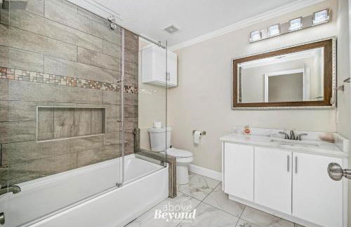 Sprawling Home w/ Rooftop Spot - Foto 18