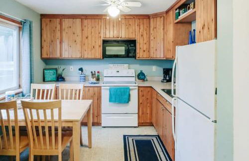 Beach Club of Oscoda Beach House on Lake Huron - Foto 19