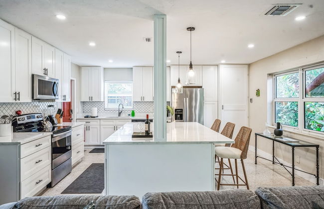 Beautiful Comfy Home With Private Hot Tub Close To Beach 2 Bedroom Home by RedAwning - Foto 9