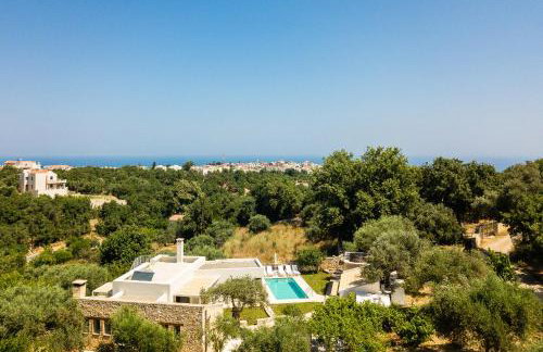 Nature Retreat Green Oasis Villa with Private Pool & Rooftop Hot Tub - Foto 18