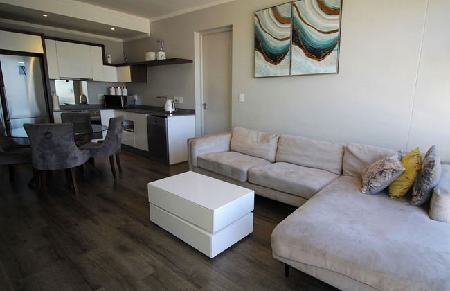 Sandton Smart Apartment Eleven - Photo 27