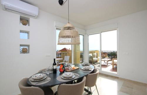 Luxe Appartement in Mijas met Zeezicht & Zwembad - Photo 11