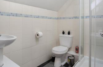 4Bedrooms-3Bath-9Beds-Wallsend- by Holiday Homes - Foto 8