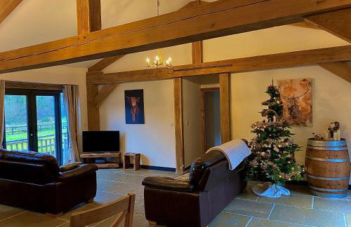 Trelaske Mill Cider Barn-with Hot Tub, Fire Pit BBQ - Foto 1