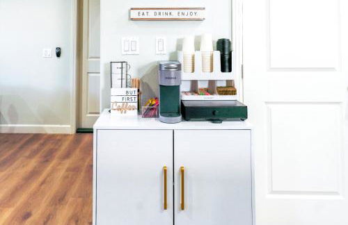 Cozy Luxe Unit Near Disneyland - Sleeps up to 10! EV Friendly & King Bed - Foto 16