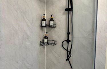 Stylish & Modern 1 Bed Aprt nr Sandwell & close to M5 & M6 links - Foto 5