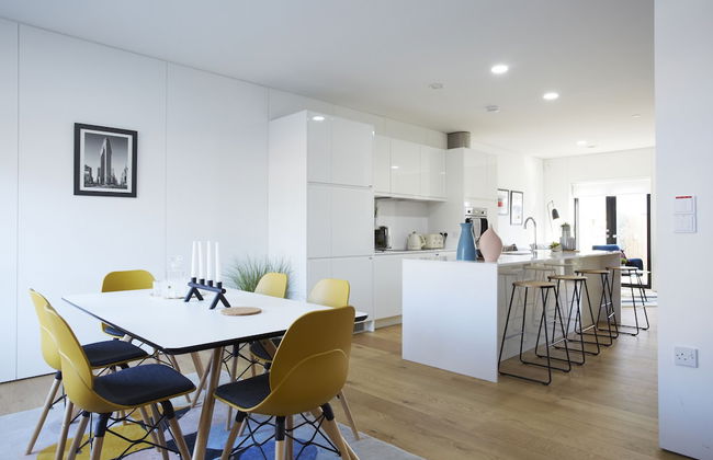 Stylish modern home in Manchester city centre with parking - Photo 33