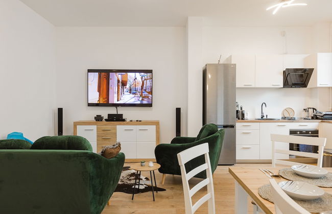 Essenza Charming Two BedRoom Apartment - Photo 23